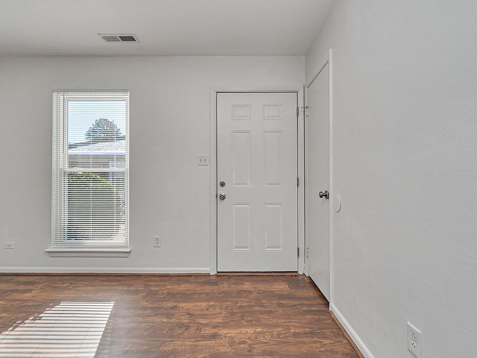 1st image of 6360 Chesapeake Blvd #A