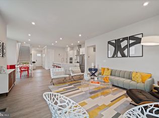 43441 Bettys Farm Dr, Chantilly, VA 20152