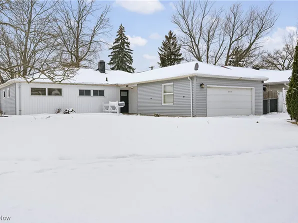 6618 Newbury Ln, Parma Heights, OH 44130