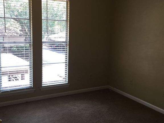 4th image of 503 Westwood Drive