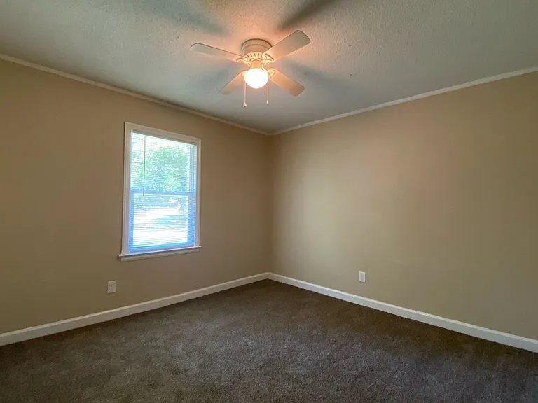 434 Sullivan Dr — Photo 9