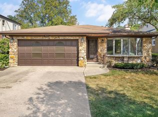 2010 Glenview Rd, Glenview, IL 60025
