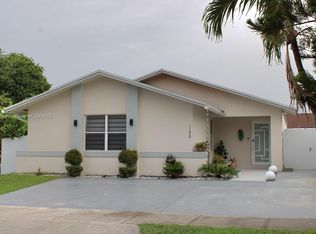 11830 SW 208th Ter, Miami, FL 33177