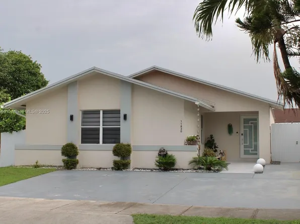 11830 SW 208th Ter, Miami, FL 33177