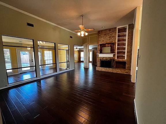 2nd image of 1611 Stoneybrook Dr