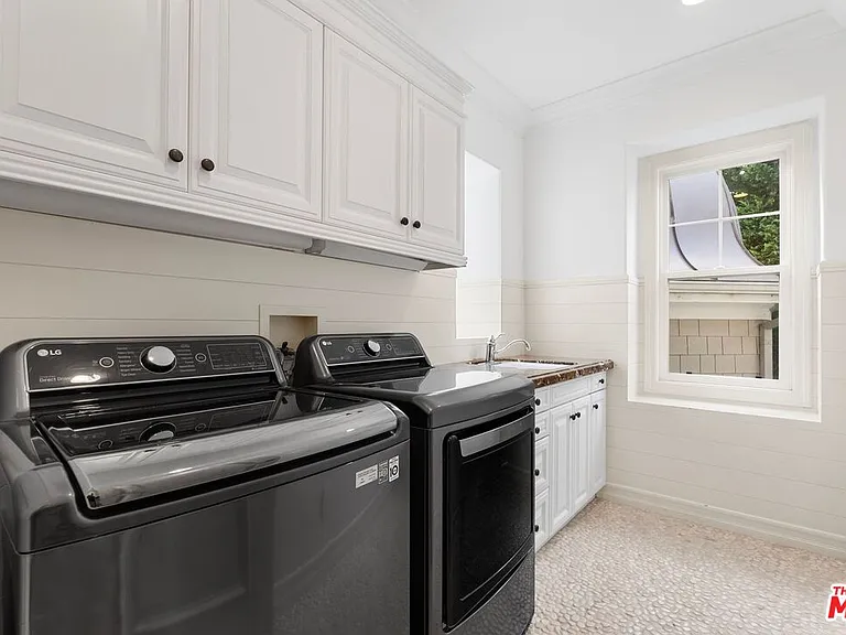 7391 Coastal View Dr — Photo 22