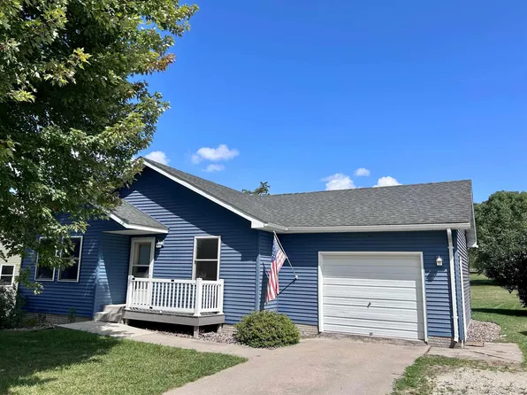 2520 170th Ave, Decorah, IA 52101