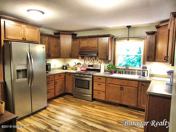 4th image of 1008 Lockridge Dr NE