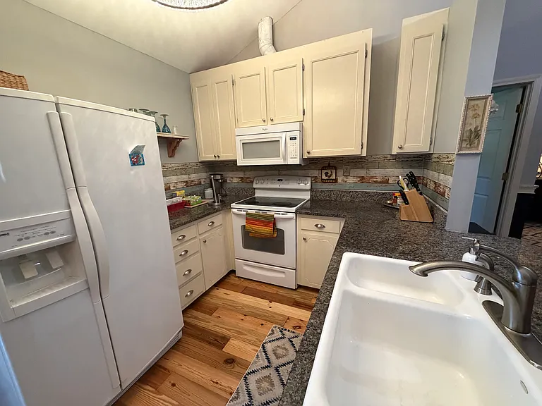 3640 Mill Run — Photo 8