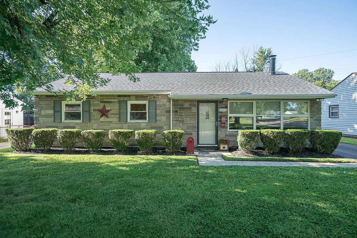 4874 Rainier Dr photo 1
