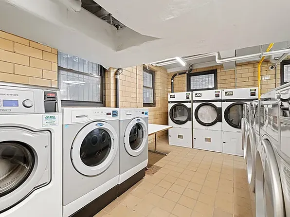 135 East 54th Street image 8 of 9