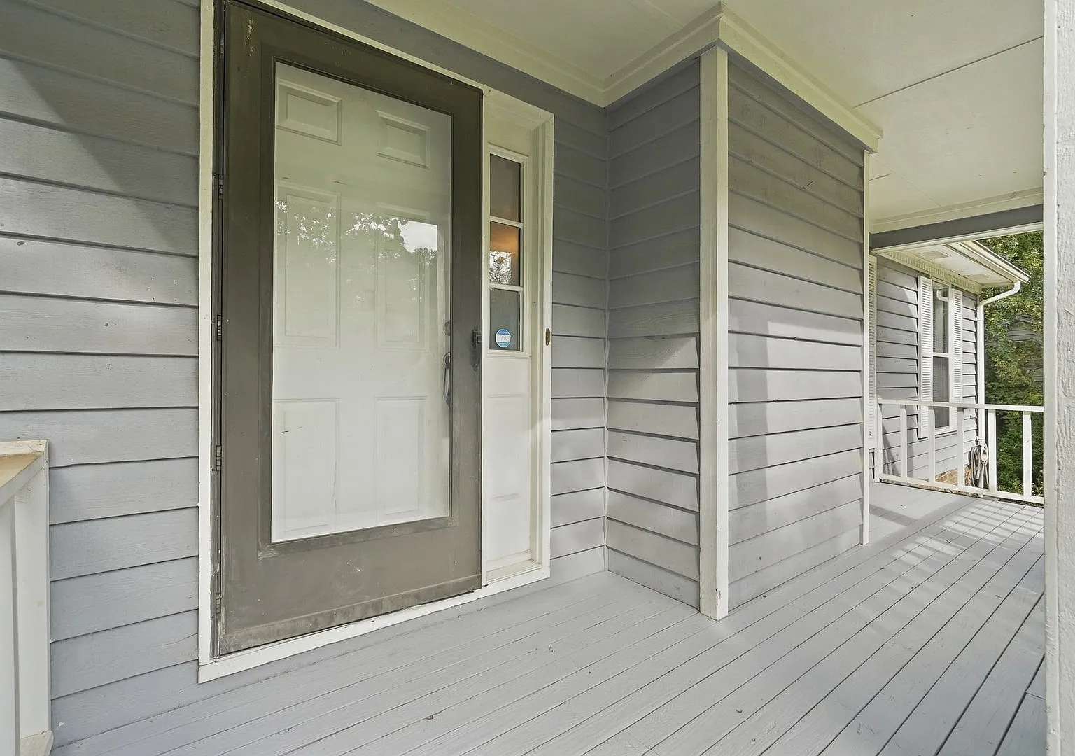 Move-in Ready 3 Bedroom Ranch Home in University Area — Photo 3