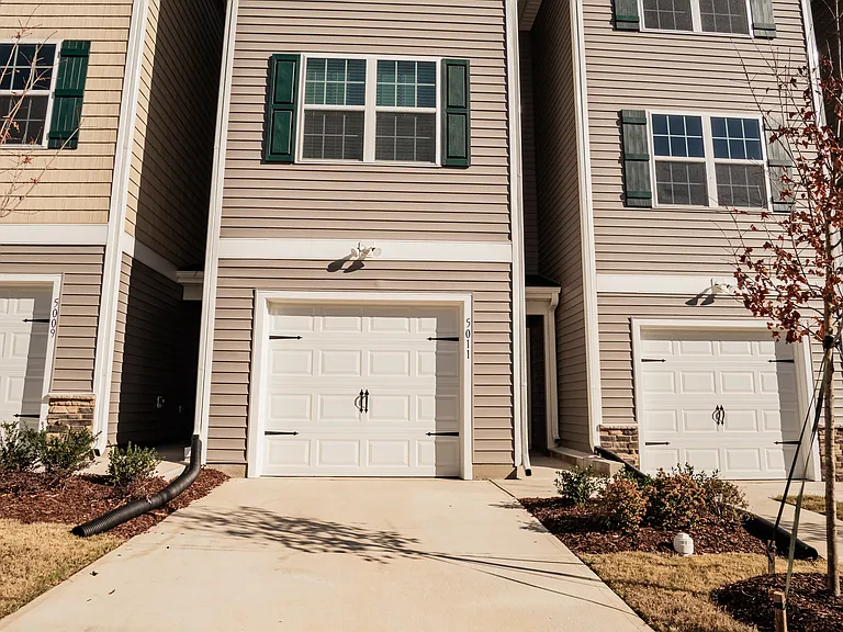 5011 Jayden Dr — Photo 24