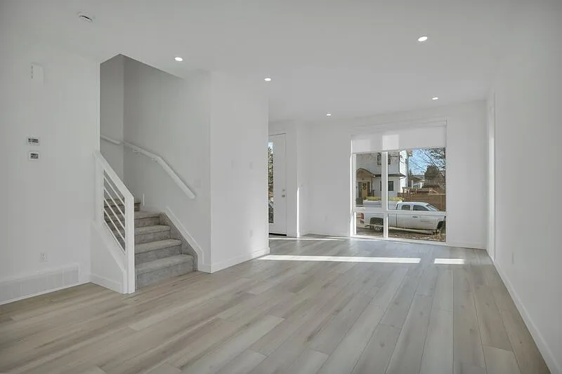 2 bed, 2.5 bath, $2,045 — Photo 4