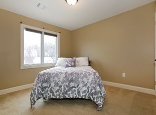 22 King St, Clark, NJ 07066