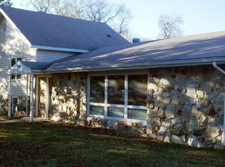 110 W 4th Ave, Lakefield, MN 56150