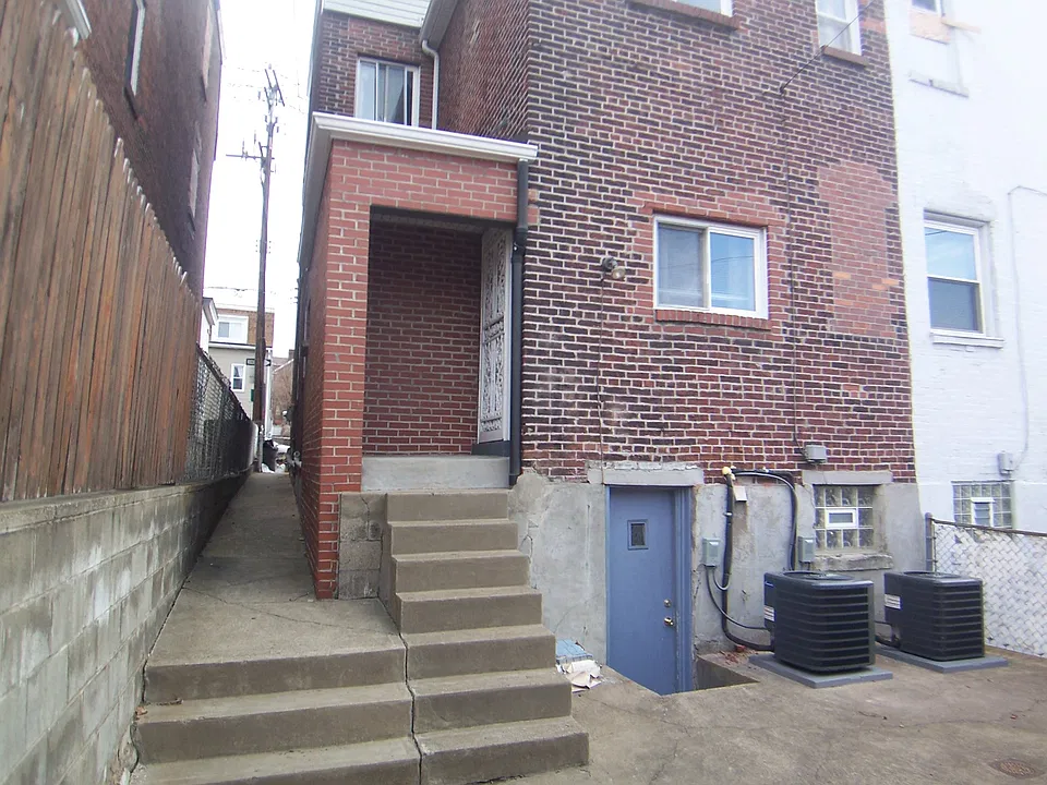 3405 Ward St #2