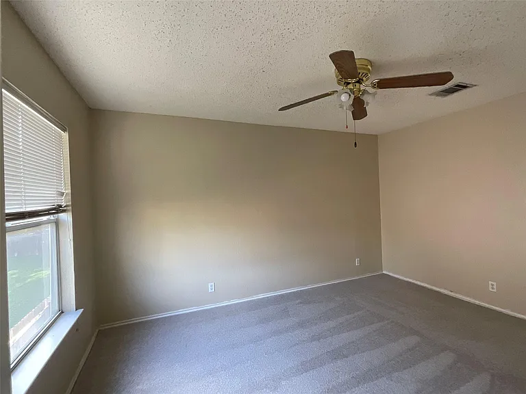 1172 Southern Pl — Photo 36
