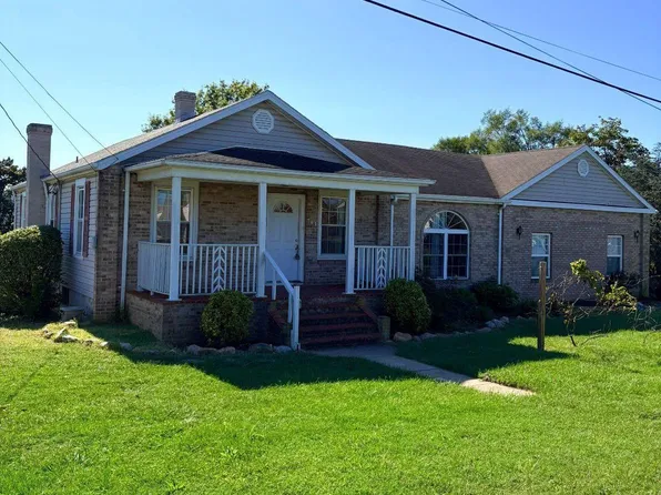 703 10th St, Shenandoah, VA 22849