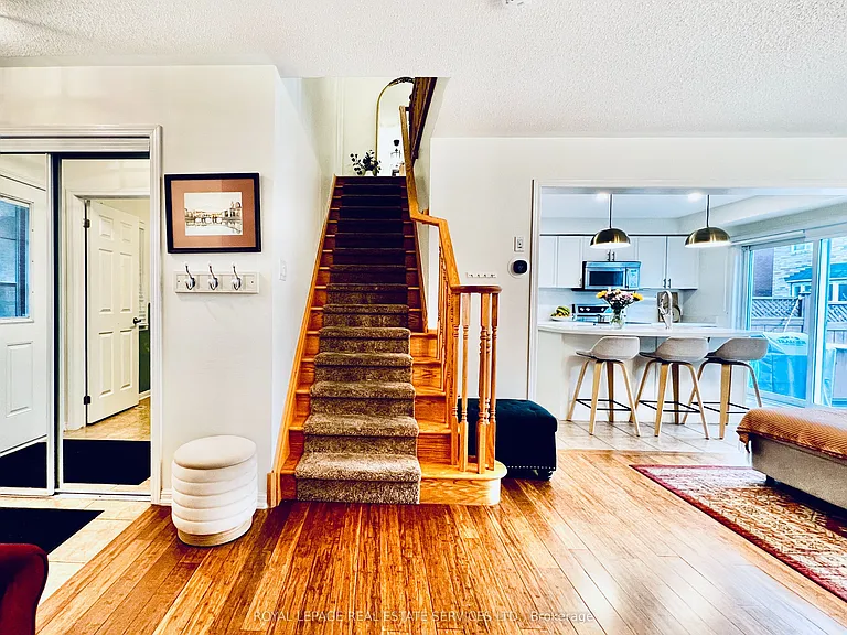 906 Burrows Gate — Photo 18