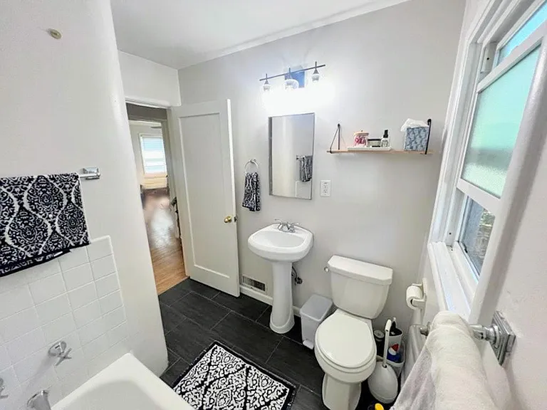3911 Burckhalter Ave — Photo 12