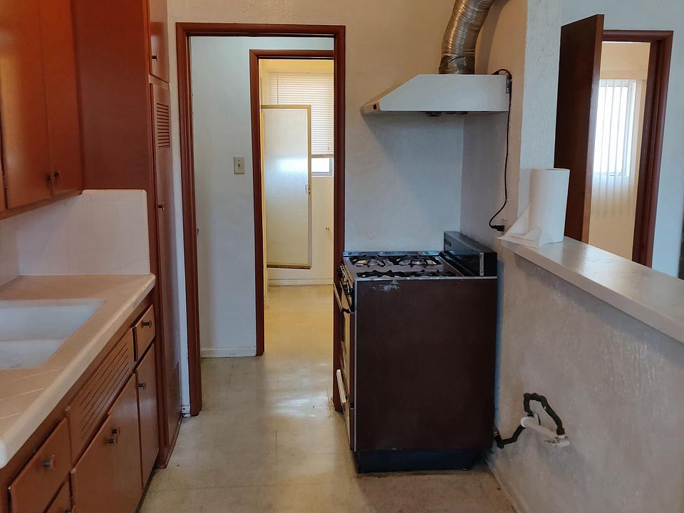 1st image of 117 Gladys Ave APT B