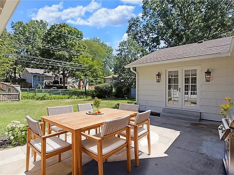 8105 Rosewood Dr — Photo 50