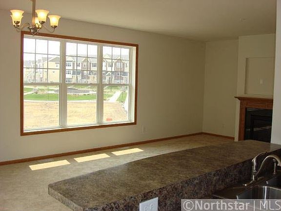 3rd image of 11892 Emery Village Drive N