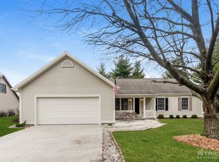 2773 Fox Pointe Dr, Columbus, IN 47203