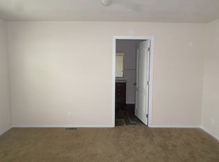 1657 Pinecroft Dr #368, Monroe, MI 48161