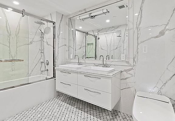 4th image of 333 E 82nd St #2A
