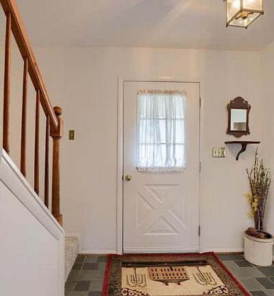 3rd image of 159 Tanglewood Ln