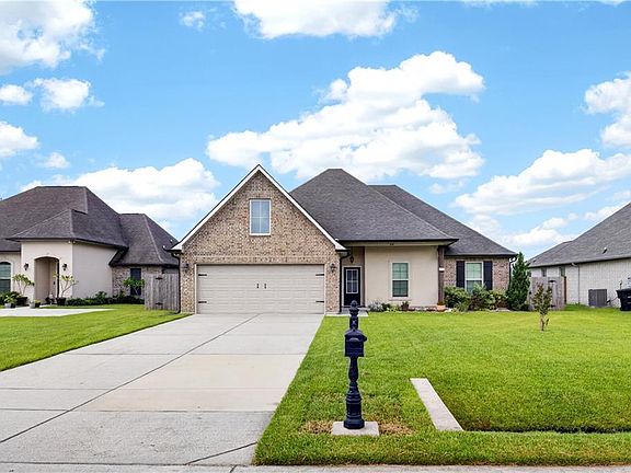 2nd image of 210 Hidden Cypress Dr