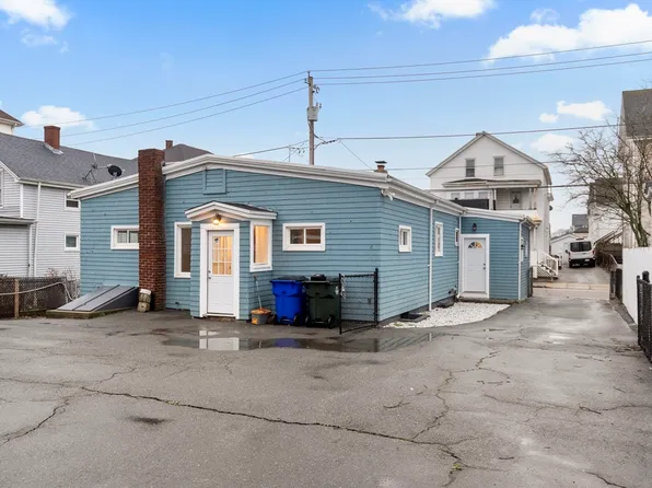218 Hamlet St, Fall River, MA 02724