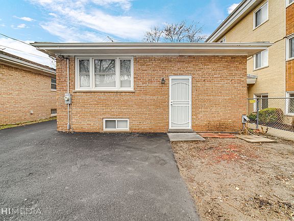 2nd image of 439 Paxton Ave