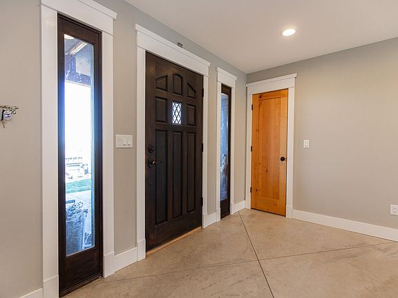 5th image of 5554 Foster Ln
