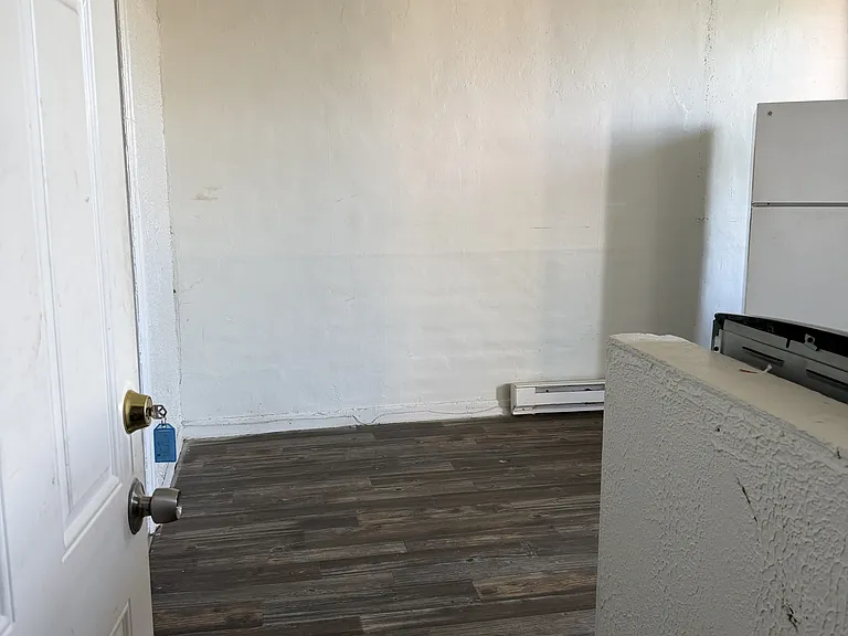 212-218 E 2nd St #14 — Photo 5