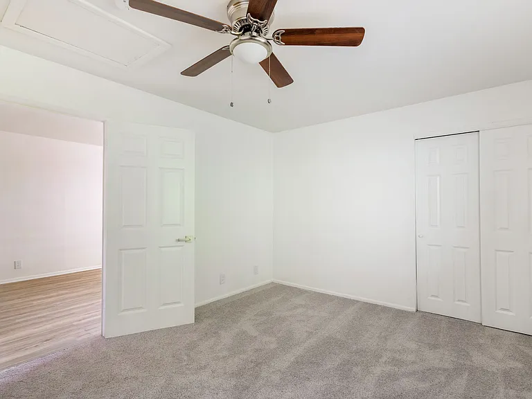 Kingston Apartments — Photo 7