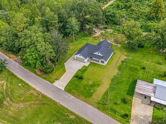 2nd image of 106 River Annex Rd