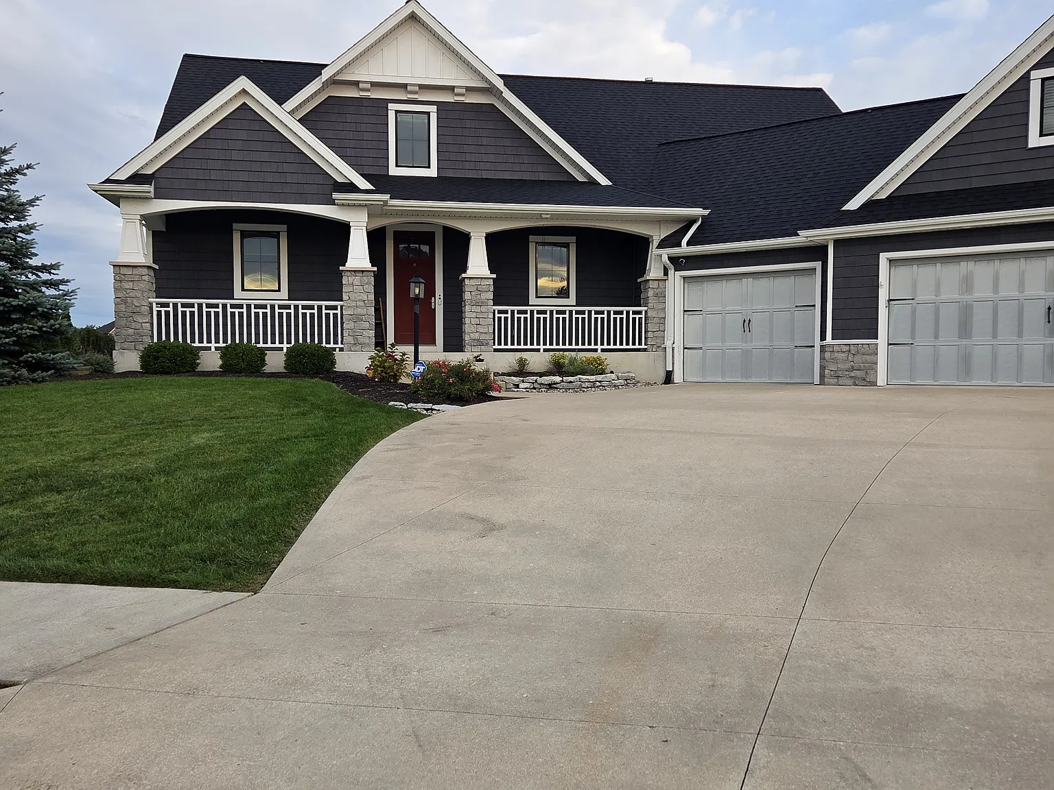 5 bed, 3.5 bath, 3551 sqft, $3,400 — Photo 3