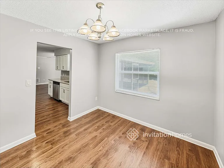 900 Vincent Dr — Photo 8