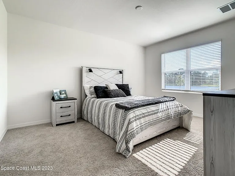 2243 Capital Dr SE — Photo 8