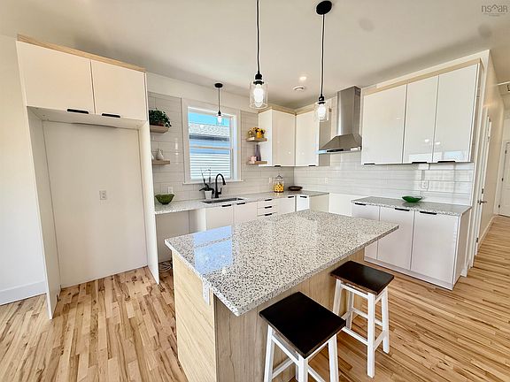 4th image of 164 Provence Way