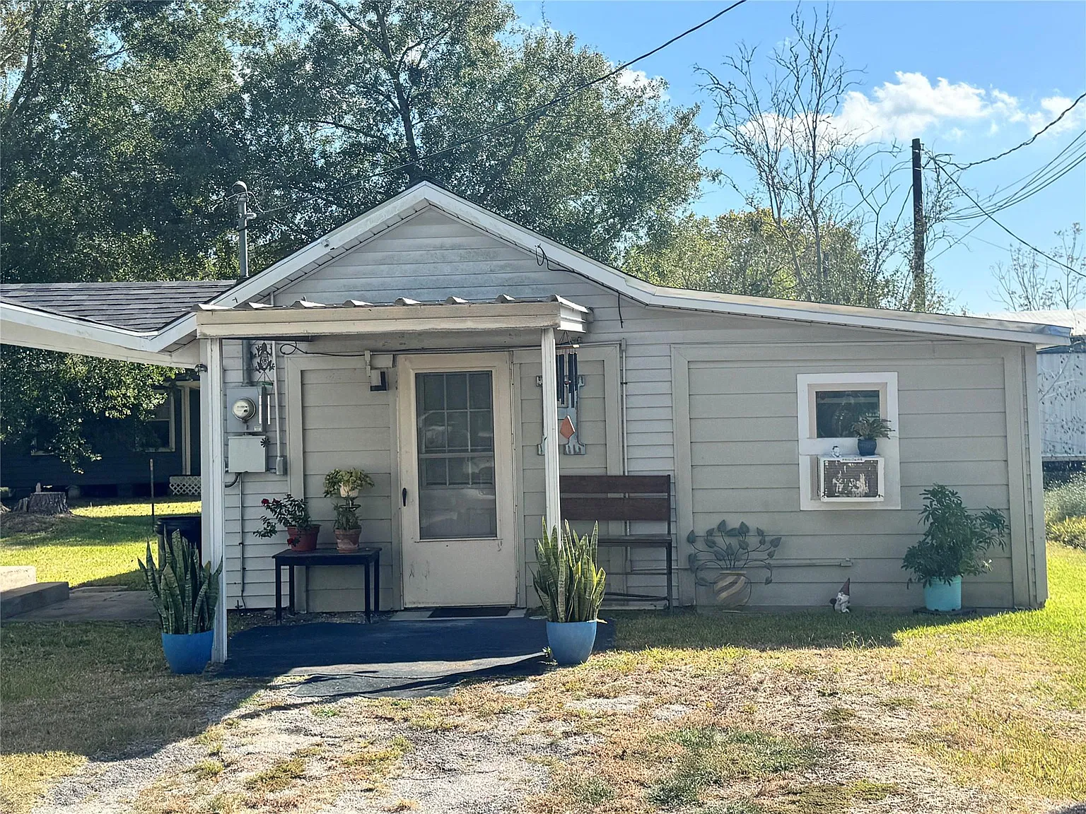 1 bed, 1.0 bath, 924 sqft, $800 — Photo 2