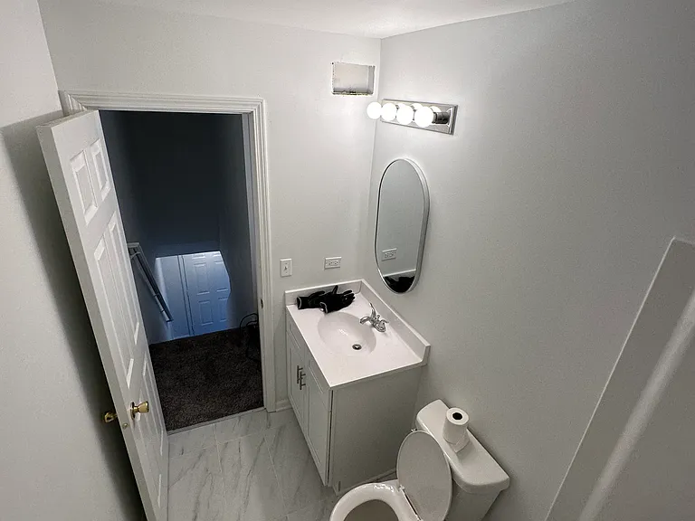 923 Four Seasons Blvd — Photo 11