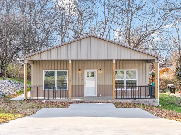 536 9th St, Clarksville, TN 37040