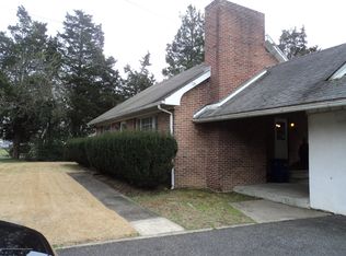 11 Sunset Rd, Burlington, NJ 08016