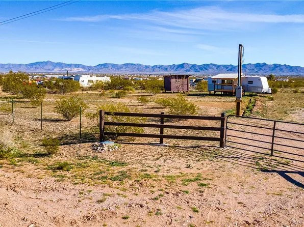 1068 S Carrizo Rd, Golden Valley, AZ 86413