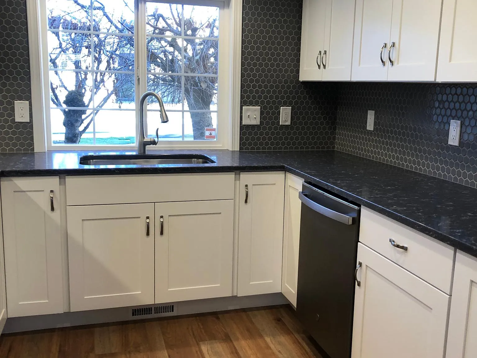 3 bed, 2.5 bath, 1610 sqft, $2,600 — Photo 3