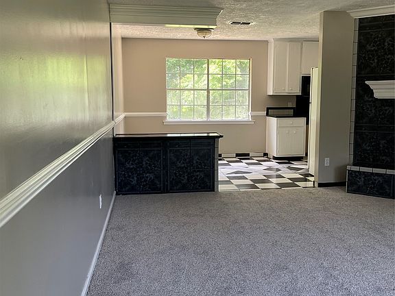3rd image of 518 W Wilding Dr